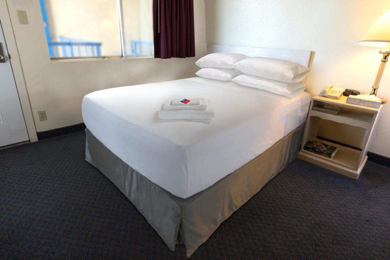 Americas Best Value Inn & Suites פורסית' מראה חיצוני תמונה